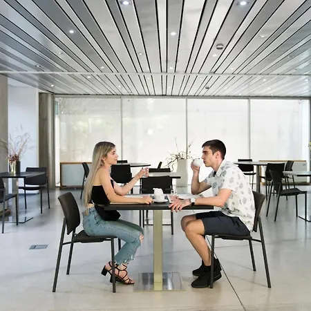 & Ξενοδοχείο