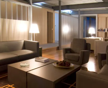 & Ξενοδοχείο 4*